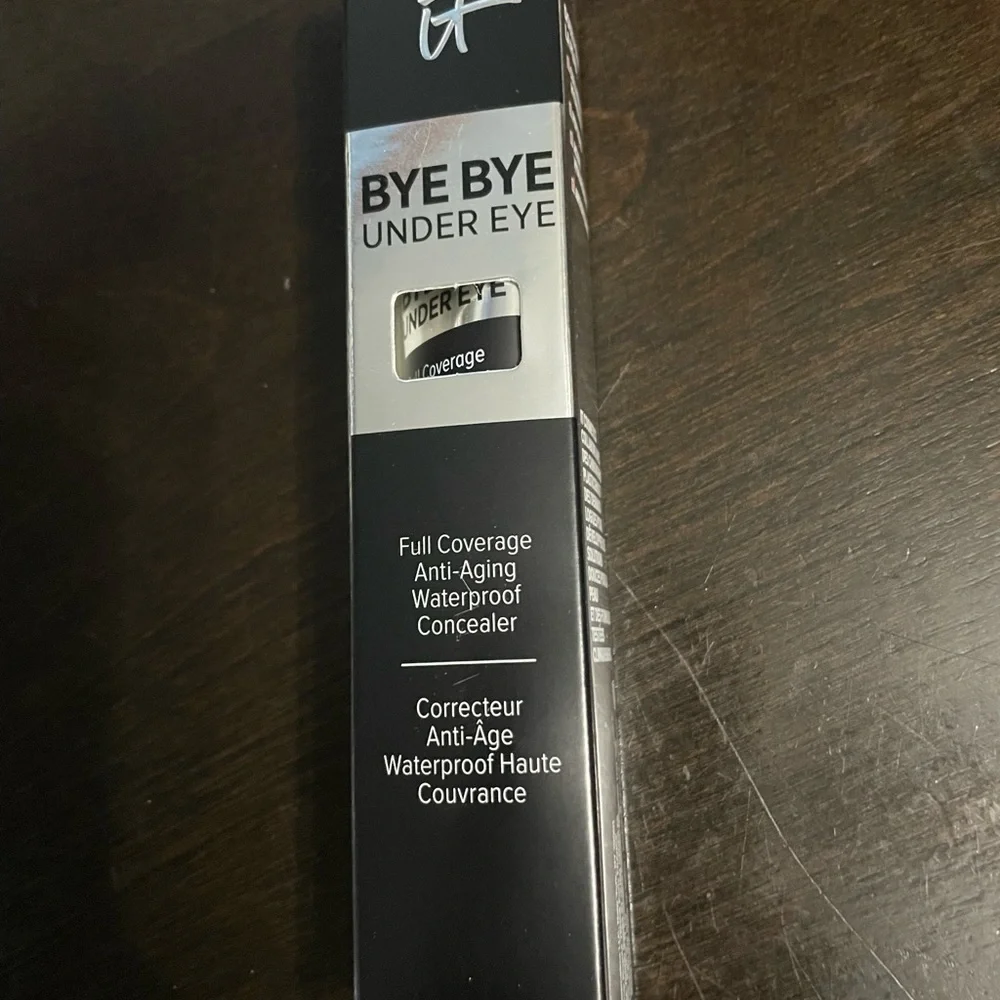 IT Cosmetics Bye Bye Under Eye Full Coverage Anti-Aging Waterproof Concealer M